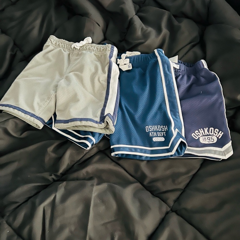 3 pair of Oshkosh boys shorts size 4 toddler, gently loved.